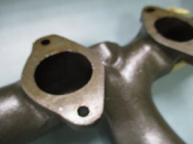 Rolls Royce Silver Shadow, Spur, Corniche, Bentley NOS right exhaust manifold