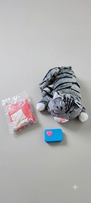 Huggie Kitty Pet Toy Gray The Companion That Helps Relax Your Pet w/ Heartbeat
