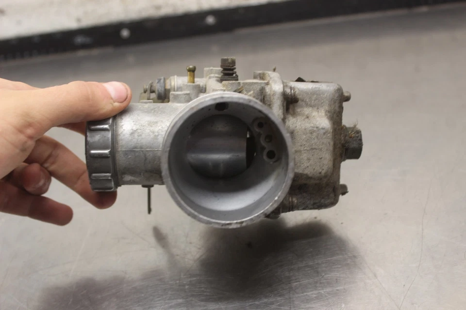 Carburador Yamaha IT490 1983 V8 Foto 2 de 4