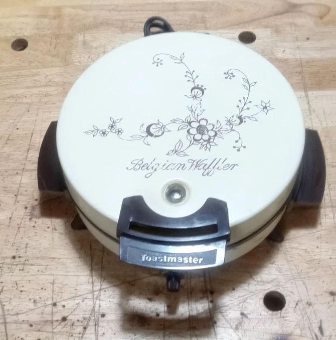 Vintage Toastmaster Belgian Waffler Waffle Maker Floral Pattern 250