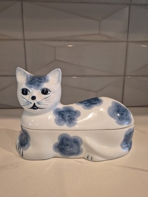 Vtg Cat Trinket Dish Blue & White Ceramic  7''w 5'' T 3.5'' D