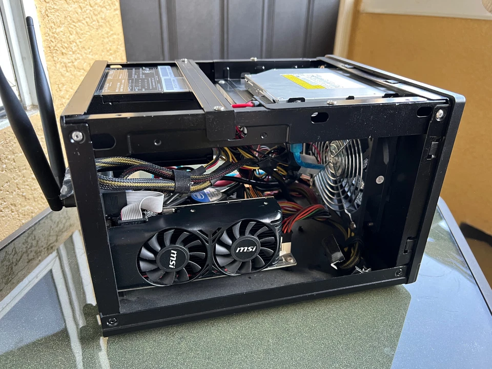 PC SilverStone SG05 ECS H67H2-I Mini-ITX - i5 - GeForce 750 Ti - Win 10 Pro Foto 2 de 4