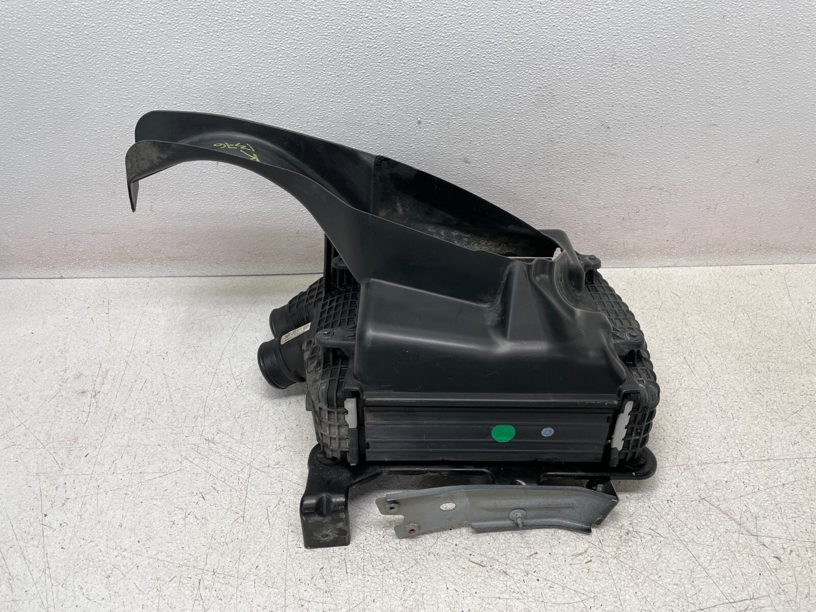 14 15 16 17 Maserati Ghibli Right Passenger Radiator Intercooler 1376 OEM