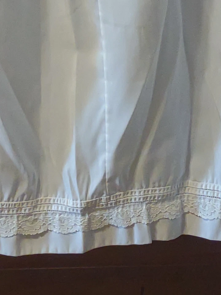 Hoops & Crinoline Merry Modes Vtg 1940s Lace Trim Embellished Half Slip Skirt - Image 3 of 4