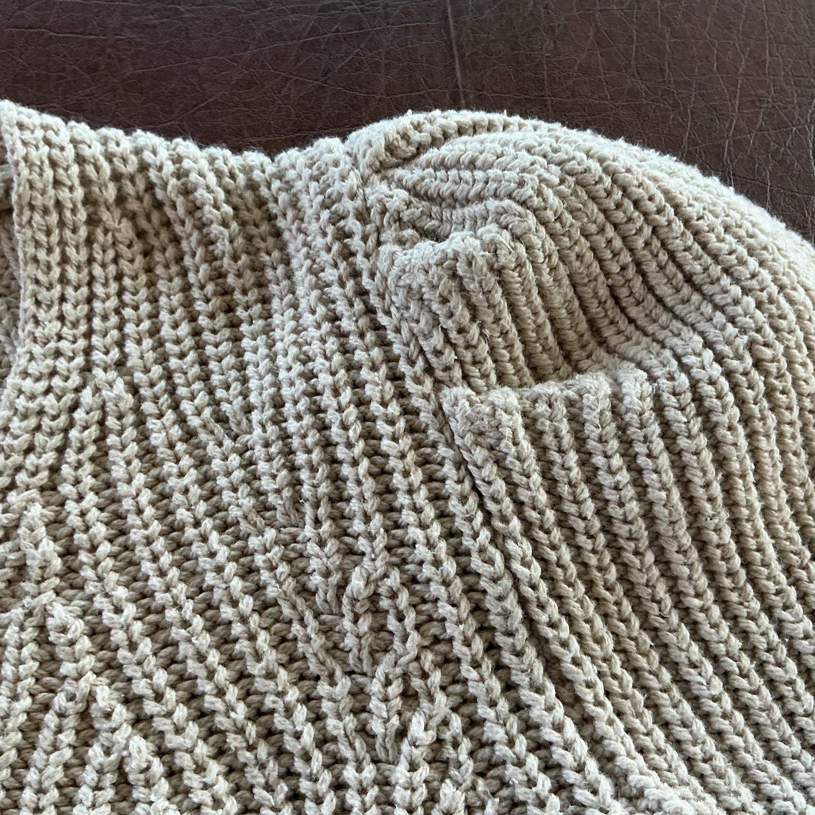 Universal Thread XS Cropped Chunky Cable Knit Swe… - image 8