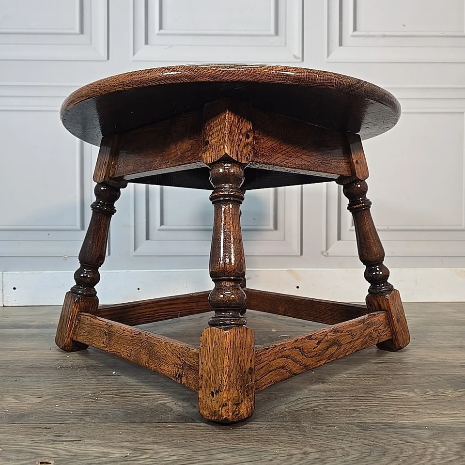 Vintage Round Side Table – Solid Oak Turned Legs Rustic Country Coffee Antique - Image 3 of 4