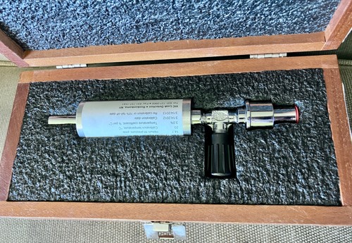 Veeco SC4 Sensitivity Calibrator Helium Leak Detectors w/ Case  SC-4