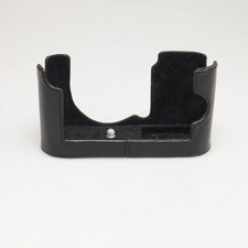 Leica 19566 Q2 Protector Black