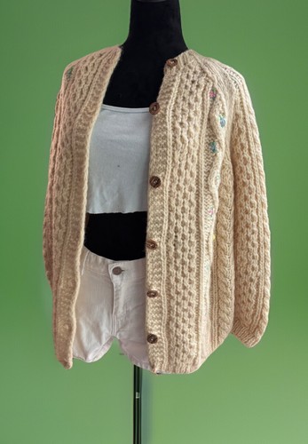 60s Beautiful Carina ITALY Soft Wool Embroidered CARDIGAN.boxy Oversized M/L - Picture 3 of 10