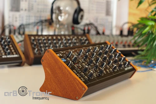 MFB Dancing Bear Power Gnome 2 Primordial Gnome Pro Dominion Side Panel Wooden Side Panel Stand