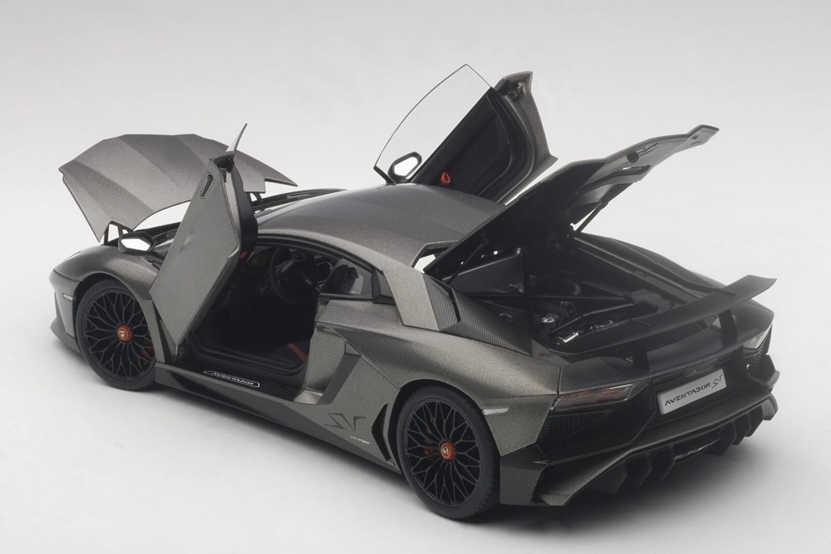 LAMBORGHINI AVENTADOR SV LP750-4 GRIGIO TITANS MATTE GRAY 1:18 by