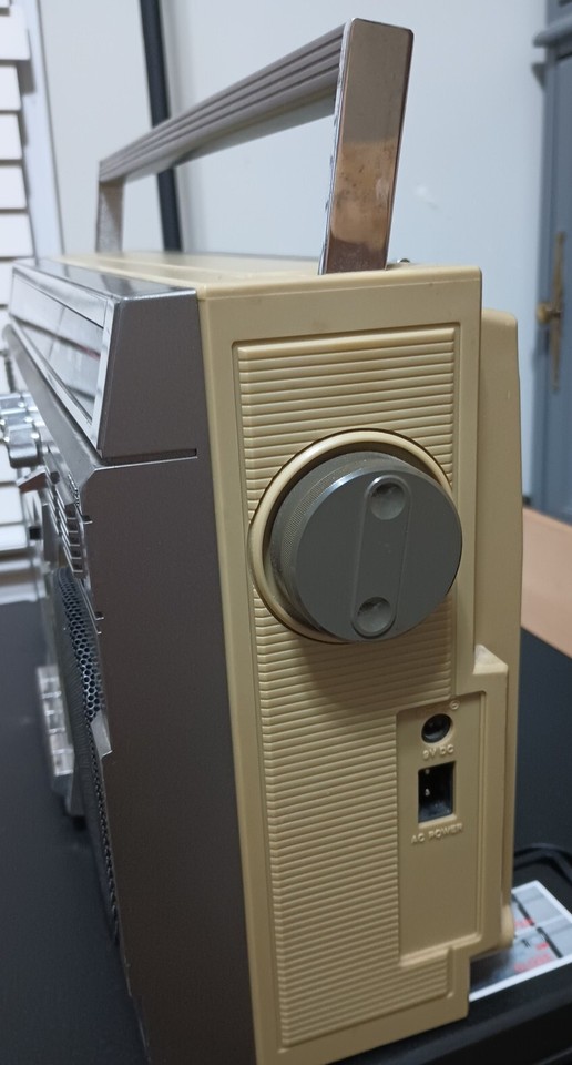 VINTAGE REALISTIC SCR-15 AM/FM CASSETTE PLAYER/RADIO | eBay