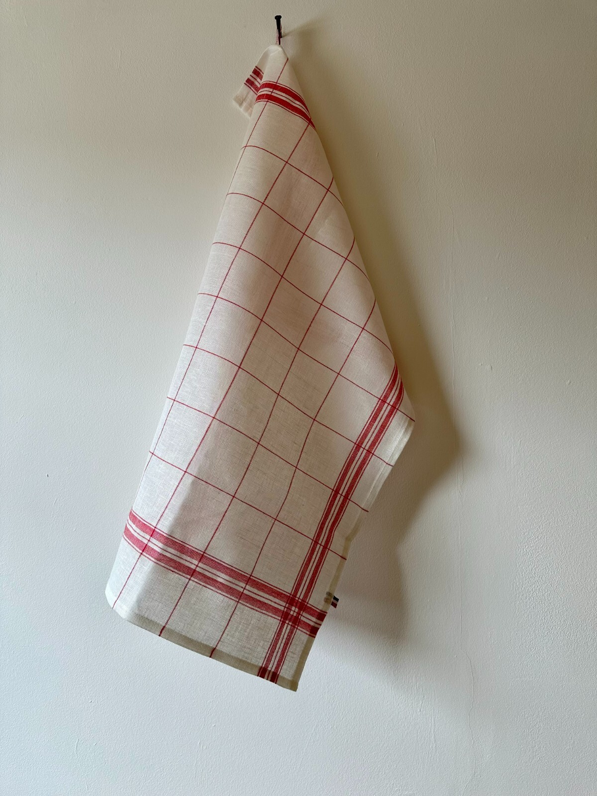 Coucke ""Essential Bistro"" (Red), Woven linen tea towel. Made in France.