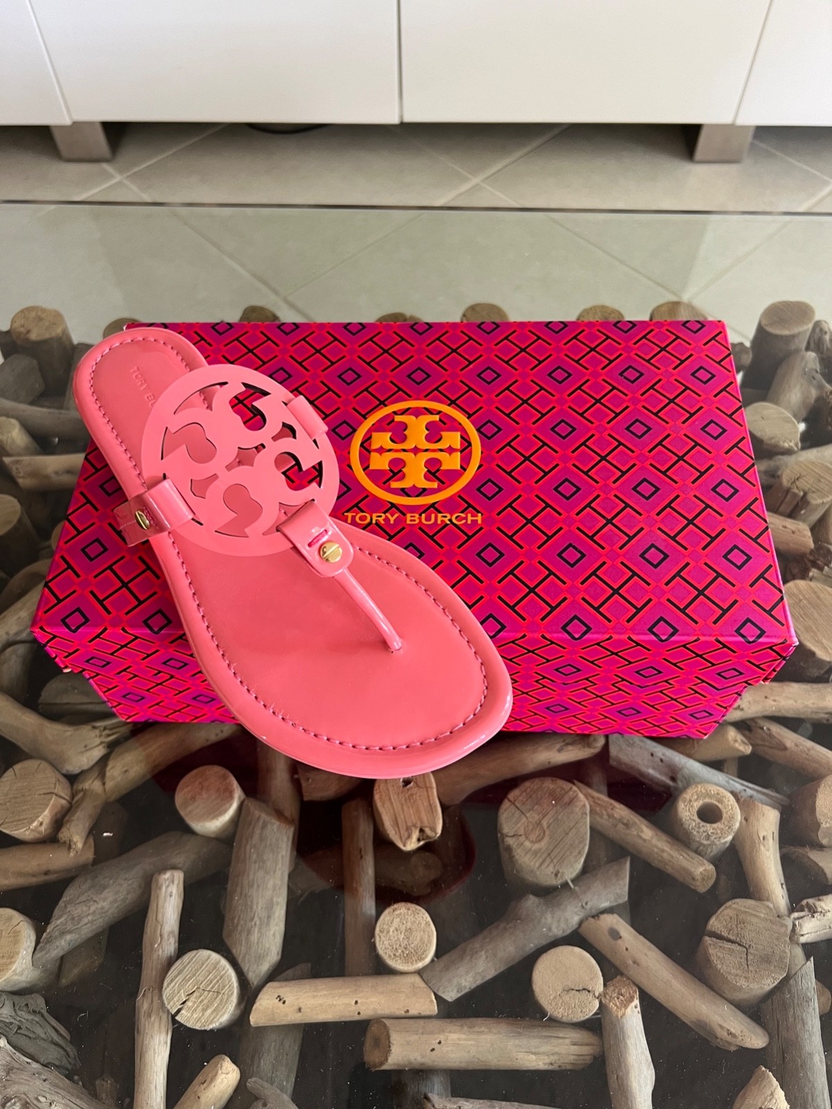 TORY BURCH Coral Crush Miller Patent Leather Sandals Size 7.5 $198 MSRP
