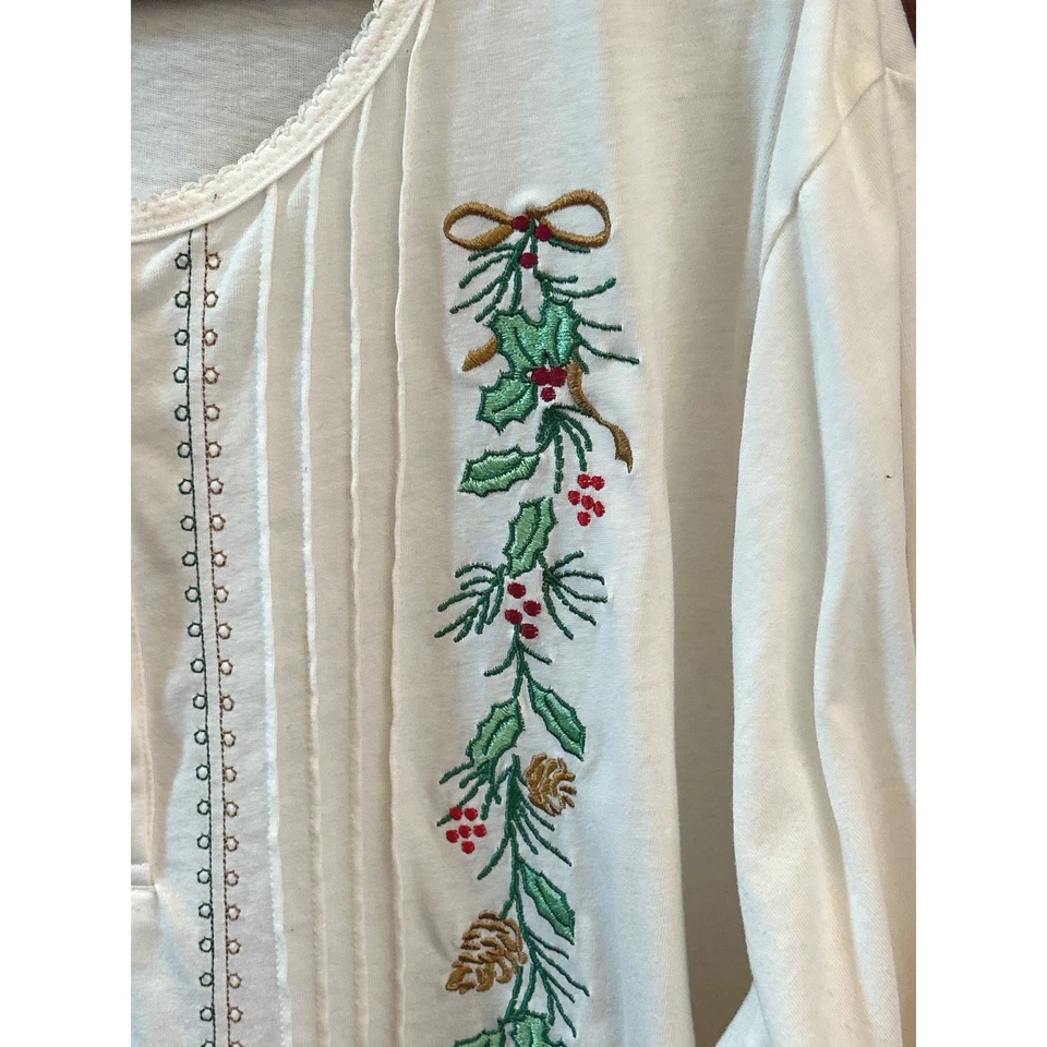 Blusa De Colección Liberty Lane 3X Bordada Top Vacaciones Piñas Acebo Bayas Marfil Foto 3 de 4