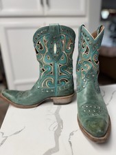 Ariat Rare VTG Embroidered  Women s Cowboy Bo...