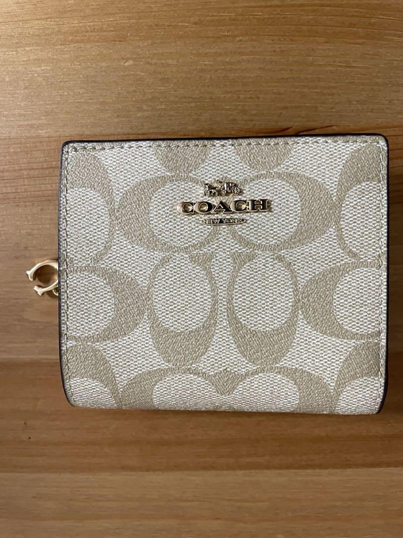 小物 COACH legacy signechar compact wallet COACH Canvas Leather Signature Snap Compact Wallet 9 x 10.5 x 3cm