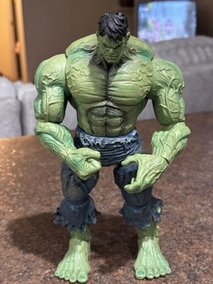 Marvel Diamond Comic Select Unleashed 10'' Incredible Hulk Action Figure