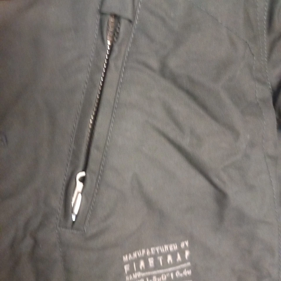 FIRETRAP BLACK COAT DARK CAPPOTTO UNDERGROUND TURF FCAW08 TG M DOPPIA CHIUSURA  - Imagen 4 de 4