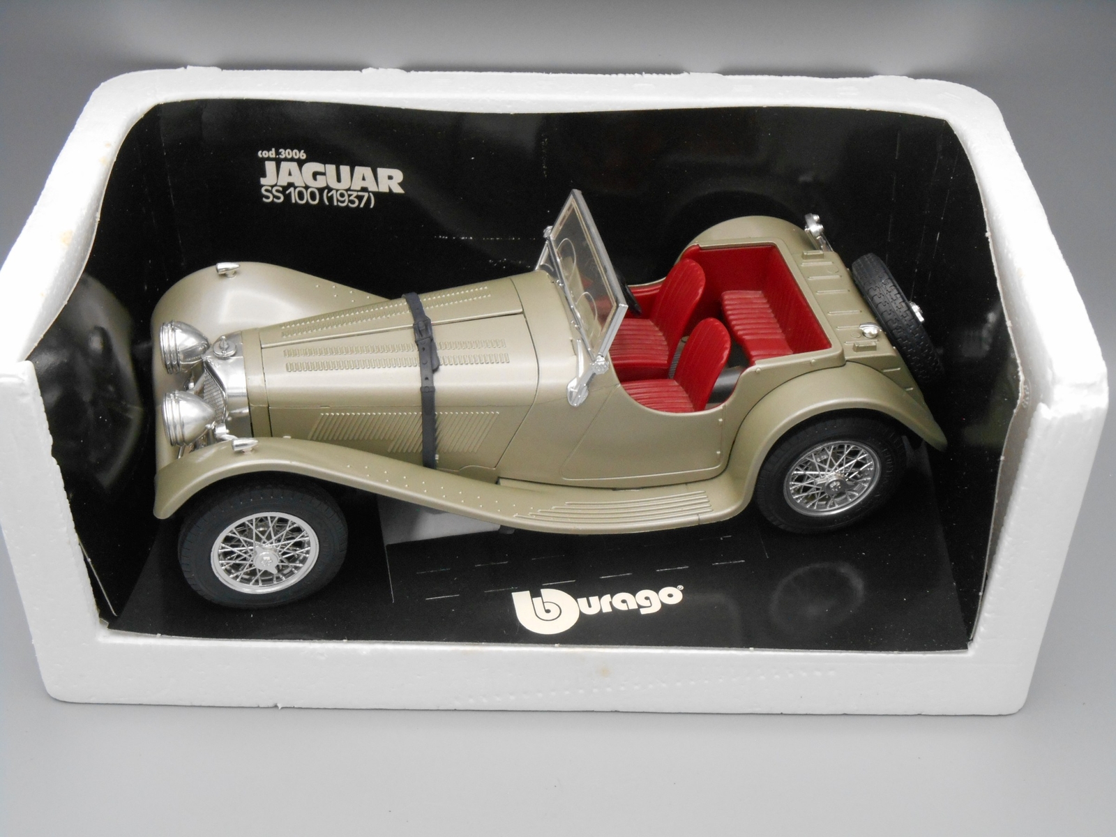 Burago 3006, 1937 Jaguar SS100 - Free Price Guide & Review