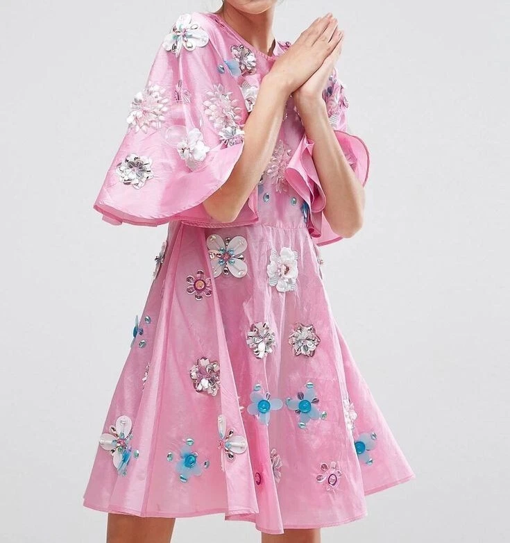 Vestito Asos Luxe in Taffeta Rosa con ricami a maxi fiori multicolori 36 EUR - Imagen 3 de 4