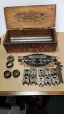 Vintage F. Armstrong Bridgeport CT No.2 Stock Pipe Threader Die Set Original Box
