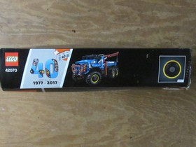 Lego Technic #42070 Retired All Terrain 6x6 Tow Truck Brand New