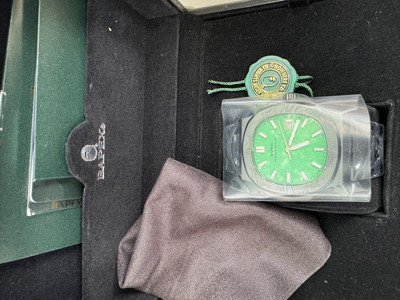 A BATHING APE TYPE 10 BAPEX black green WRISTWATCH Excellent A BATHING APE TYPE 10 BAPEX black green WRISTWATCH Excellent