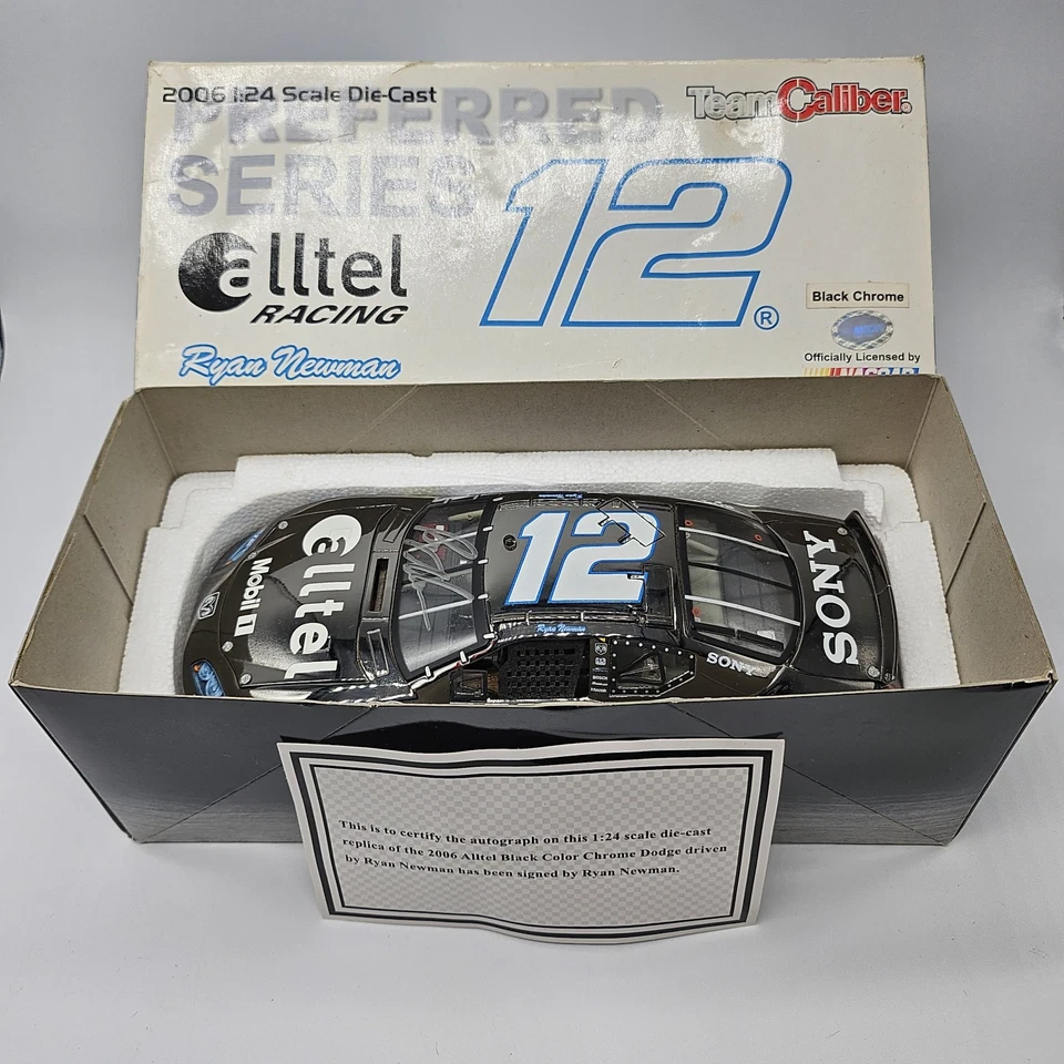 Autografado Ryan Newman #12 2008 Carregador Elite Preto Cromado Modelo Carro - RARO!! - - Imagem 3 de 4