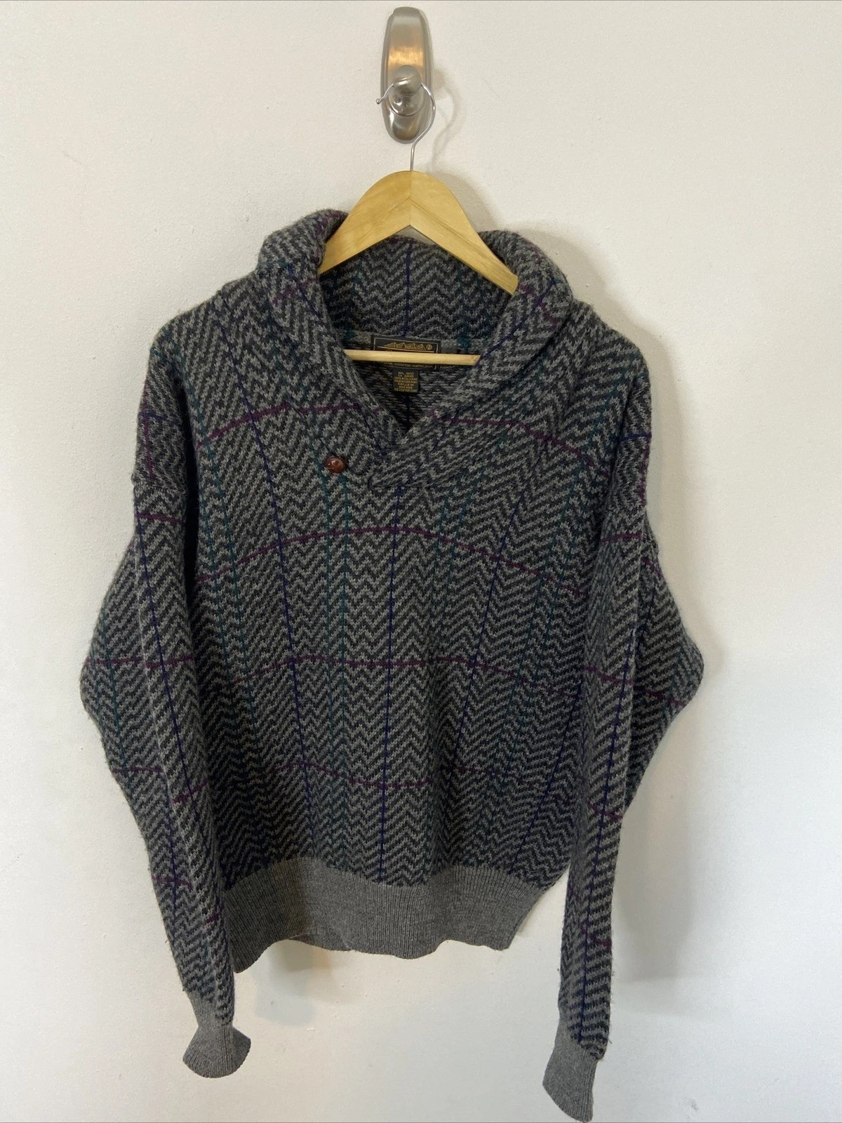 Vintage Eddie Bauer Men XL Wool 90s Chevron Knit Sweater Shawl