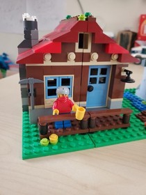 lego 31025 Creator Mountain Hut 95 % Conplete.