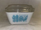 Vintage PYREX Amish Butterprint Refrigerator Dish 1.5 Cup #501 With Lid Rooster