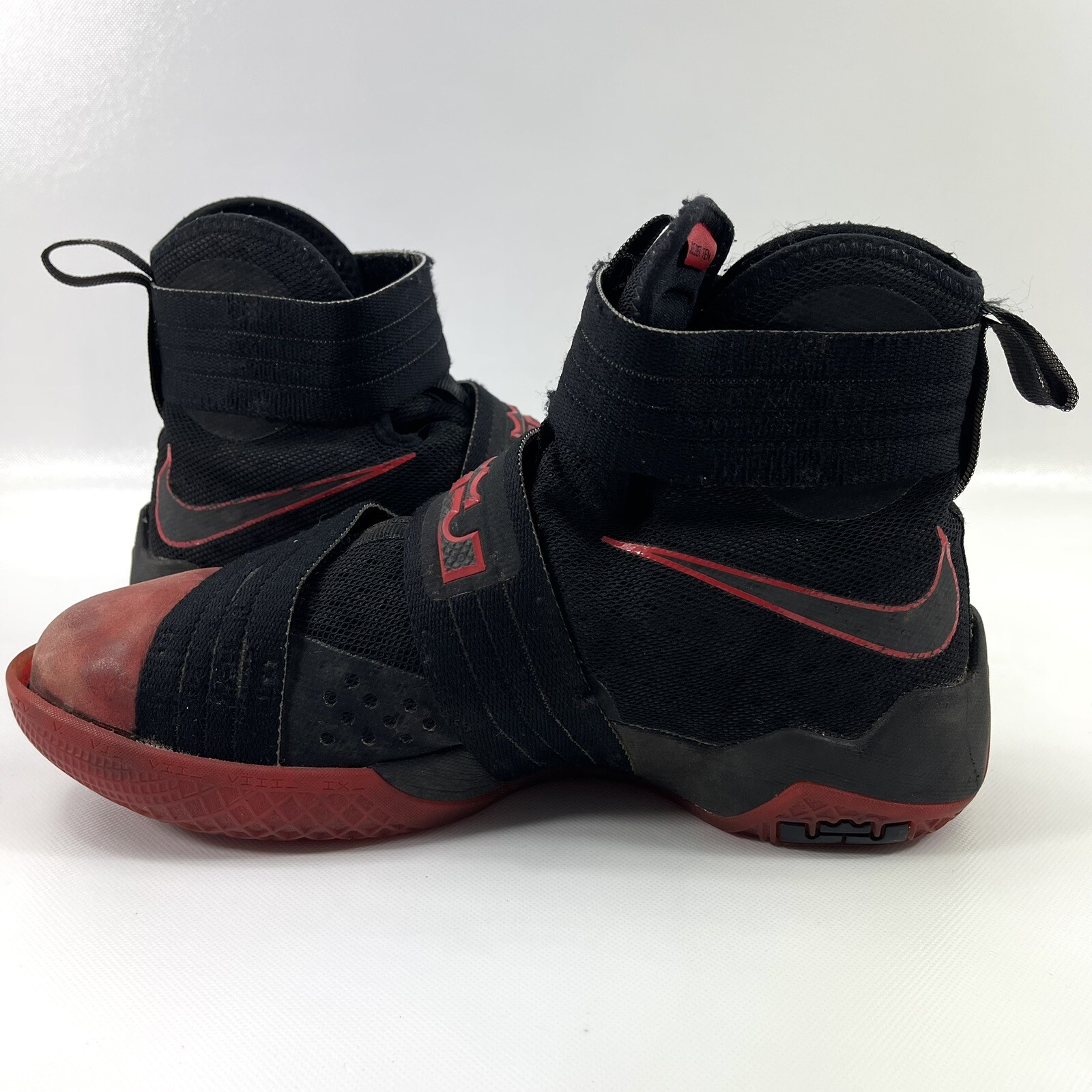 Foto 16 di 24