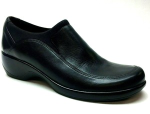 easy spirit dress shoes