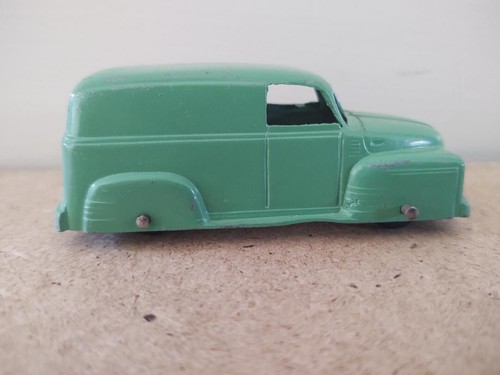 1950 Tootsietoy Light Green Chevy panel Van 3" Real Nice Condition - Picture 2 of 5