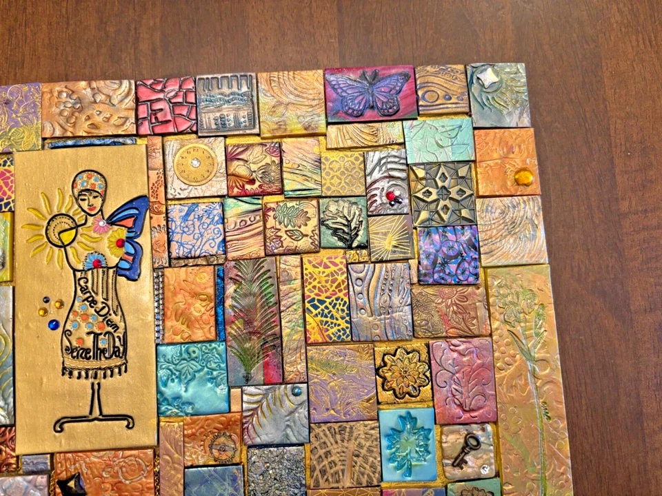 Arte en mosaico hecho a mano arcilla polimérica enmarcada madera medios mixtos firmados 2019 12" x 12" Foto 4 de 4