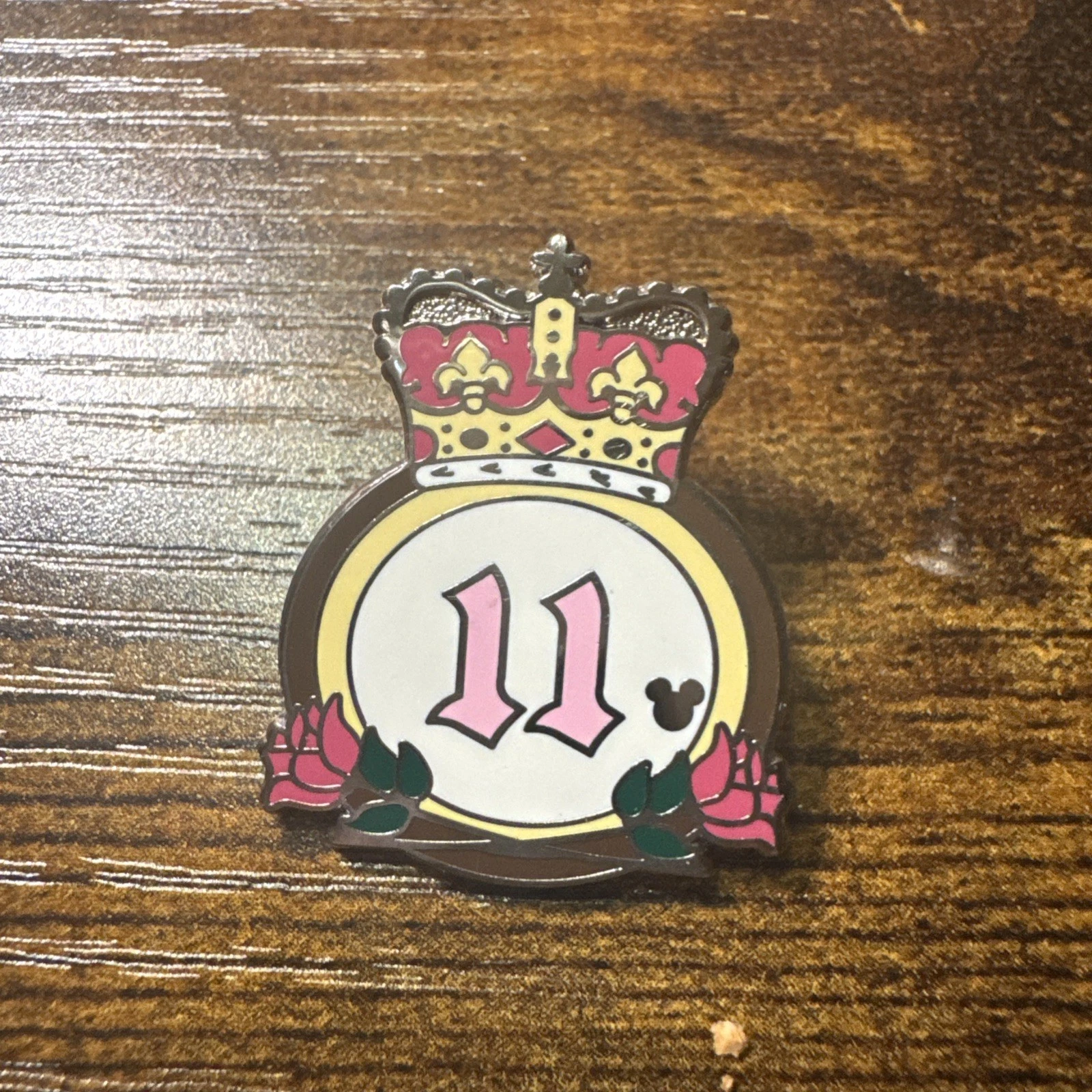 Disney Pin Hidden Mickey 2011 Rose & Crown Pub Logo United Kingdom Series