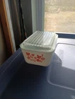 Vintage White Pink Pyrex 502 1.5 Pint Refrigerator Dish With Lid In Gooseberry