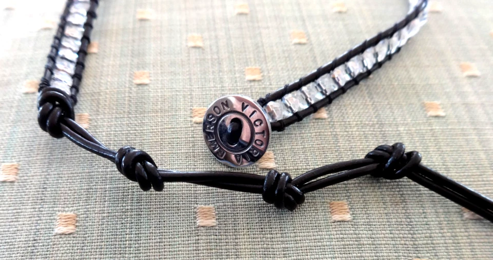 PULSEIRA VICTORIA EMERSON WRAP CONTAS DE CRISTAL PRETO BRANCO BLING 33-35" MUITO BOM ESTADO - Imagem 3 de 4