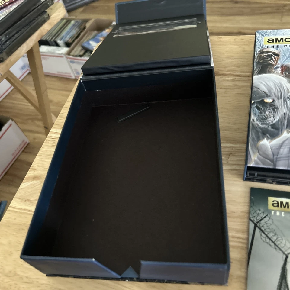 The Walking Dead: Season 4 (Limited Edition) 5 Disc DVD Set - NO KEY - Image 3 of 4