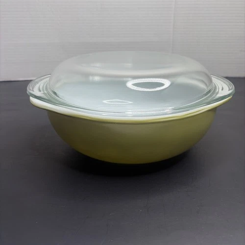 Vintage Pyrex 024 Lime Green 2 - Qt Round Casserole Dish With Clear Glass Lid