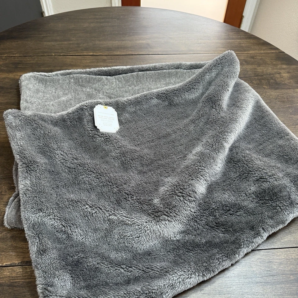 CAPA DE TRAVESSEIRO CORPO SHERPA ABRAÇO URSO ADOLESCENTE CELEIRO CERÂMICA 52 X 19" ~ CARVÃO - Imagem 2 de 4