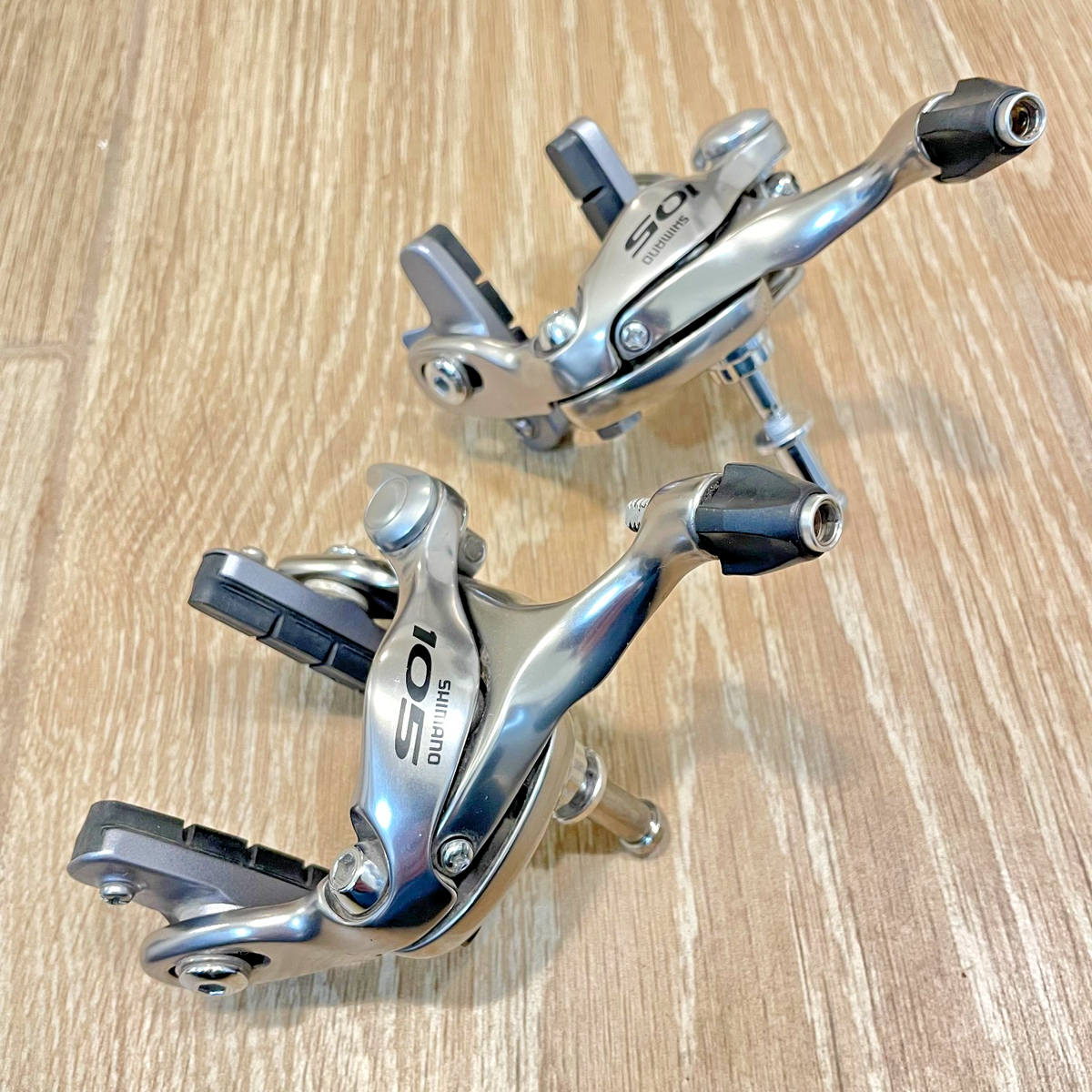 Shimano 105 Brakeset Br-5600 Dual Pivot Caliper Brake Set for sale