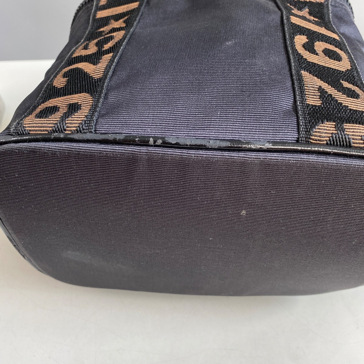 【FENDI】1925 ITALY ROMA ロゴ ショルダーストラップ 収納袋 Fendi Roma Italy 1925 Purse Crossbody Shoulder Bag Zucc FF