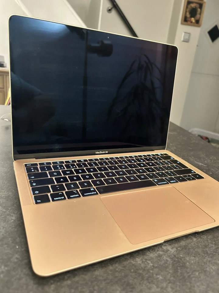 Apple MacBook Air 13" 2019 · i5 · 8GB · 121GB, photo 3 of 5