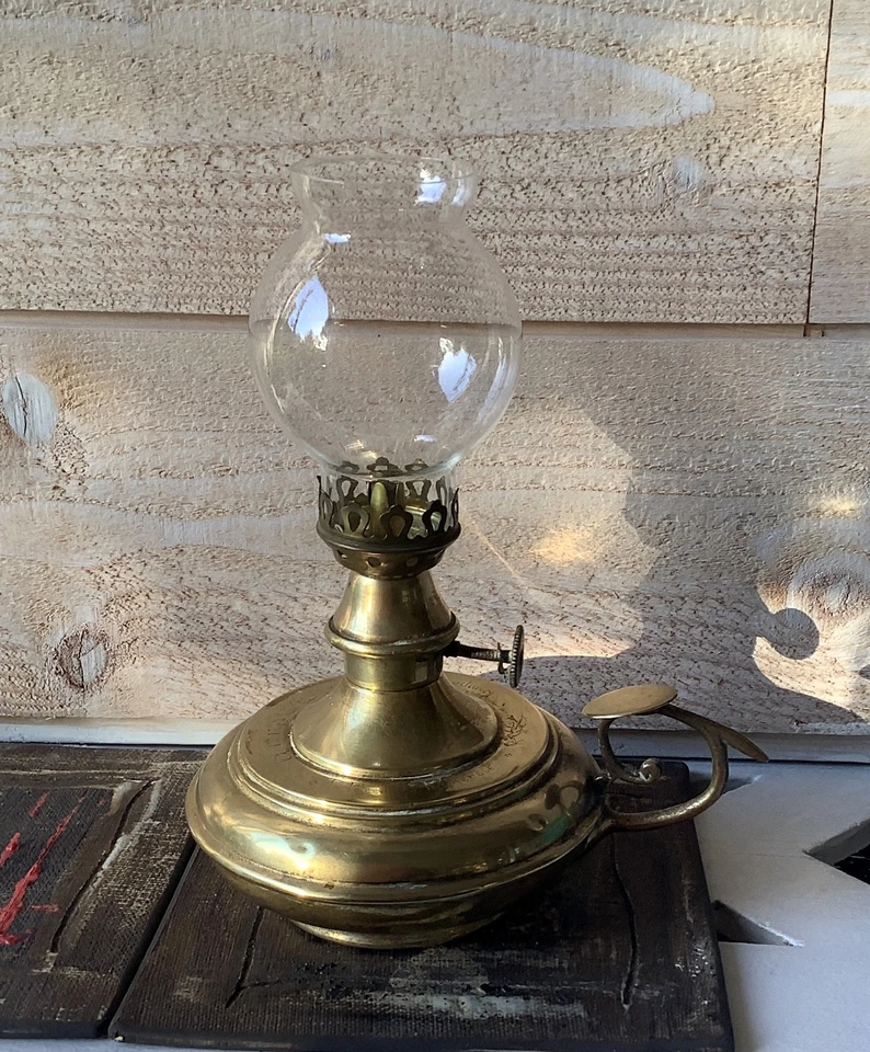 Ancienne lampe Pigeon modèle "Aladin " - bougeoir en laiton - rare et belle . - Photo 3/4