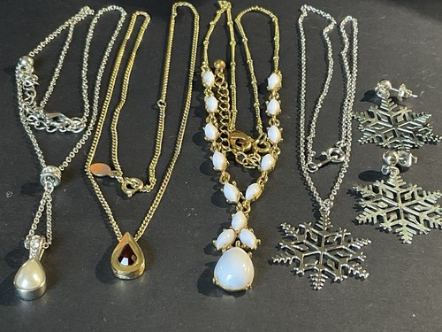 Lotto 8 pezzi gioielli vintage AVON - Foto 3 di 4