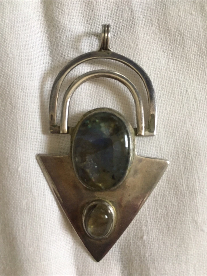 interessante ciondolo in argento punzonato 925 a forma di freccia con la pietra  - Immagine 4 di 4