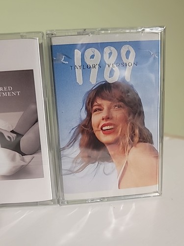 TAYLOR SWIFT TTPD Cassette Manuscript/Black Dog+Black Dog CD & 1989 Yellow/Green - Picture 5 of 10