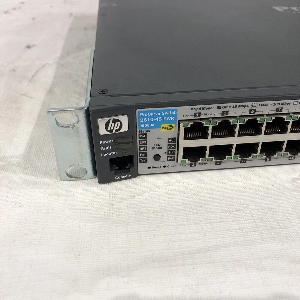 Conmutador 48 puertos 10/100 Mbps RJ45 HP ProCurve J9089A 2610-48 con orejas Foto 2 de 4